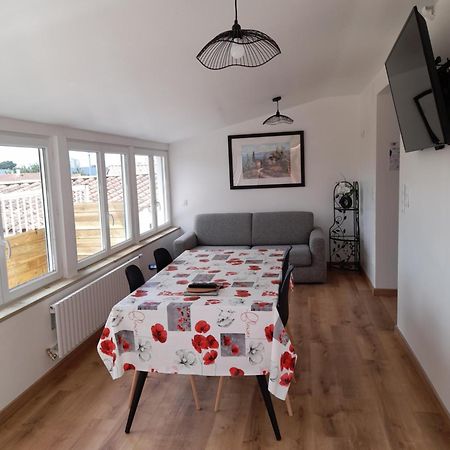 Logement Lumineux Avec Terrasse Ла-Рош-сюр-Йон Экстерьер фото